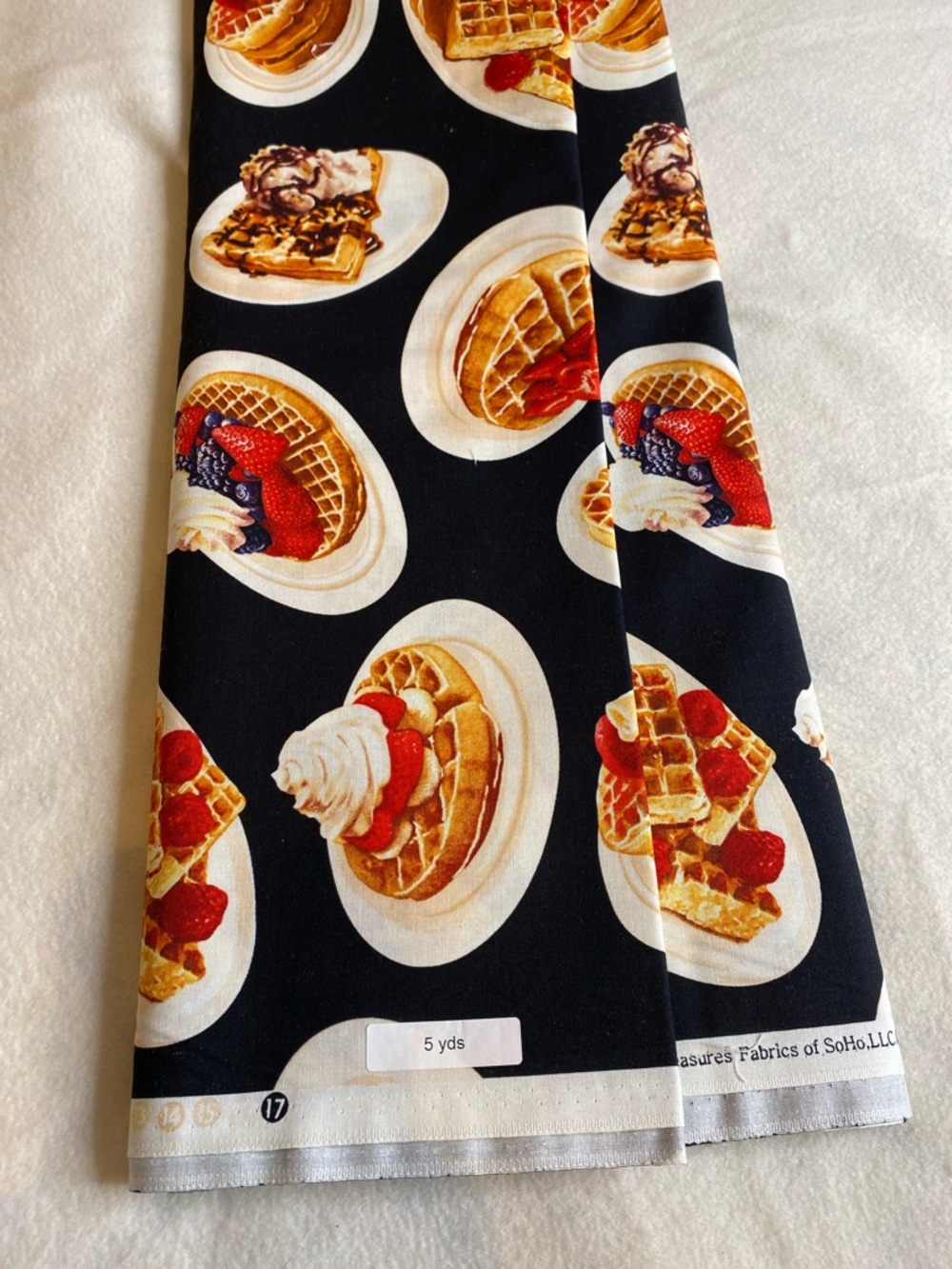 Novelty Fabrics 5 yards waffles breakfast black white tan red quilt decor dress